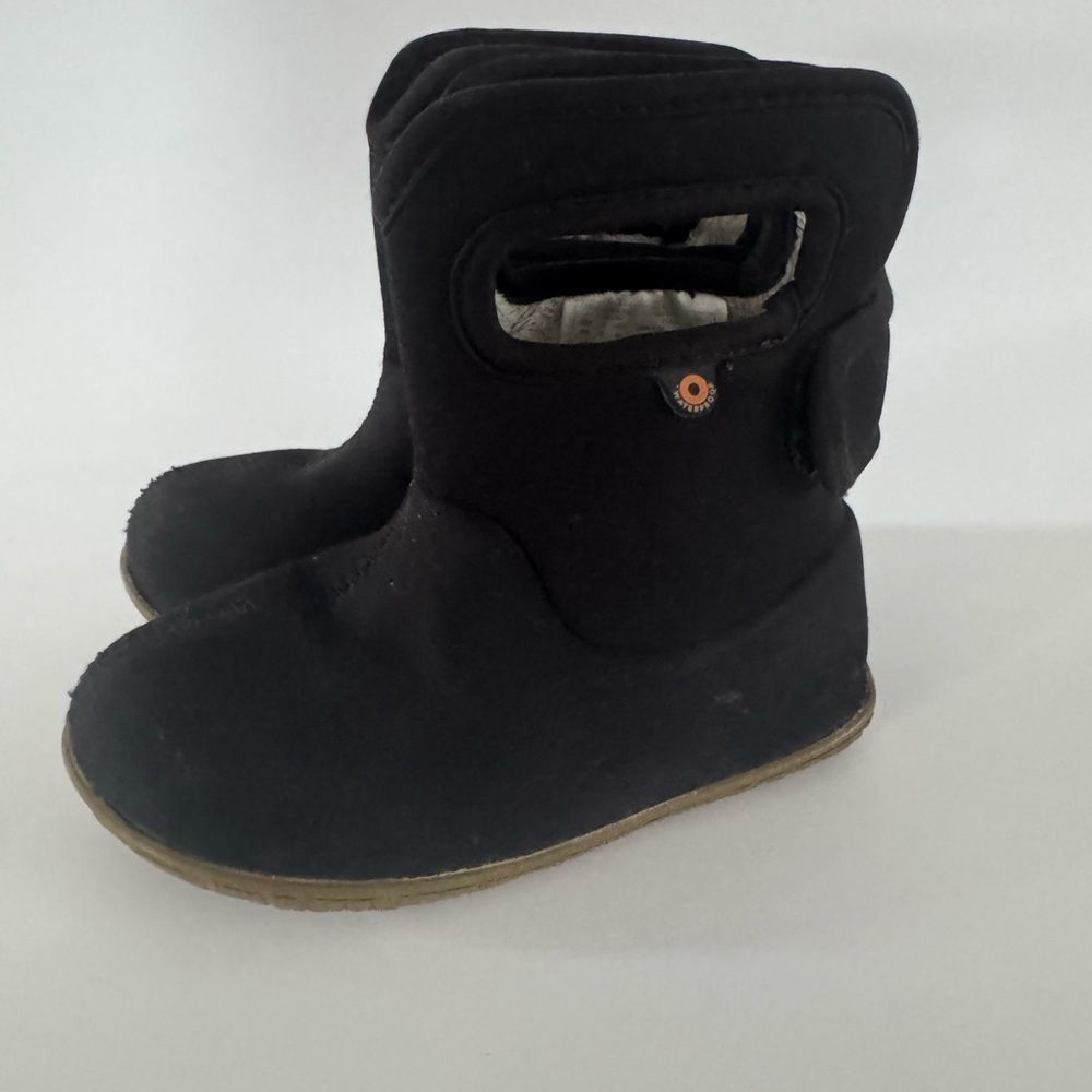 Bogs kids Waterproof winter boots black size 10